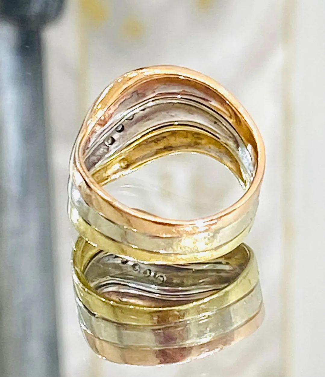 18k Tri-Colour Gold & Diamond Ring