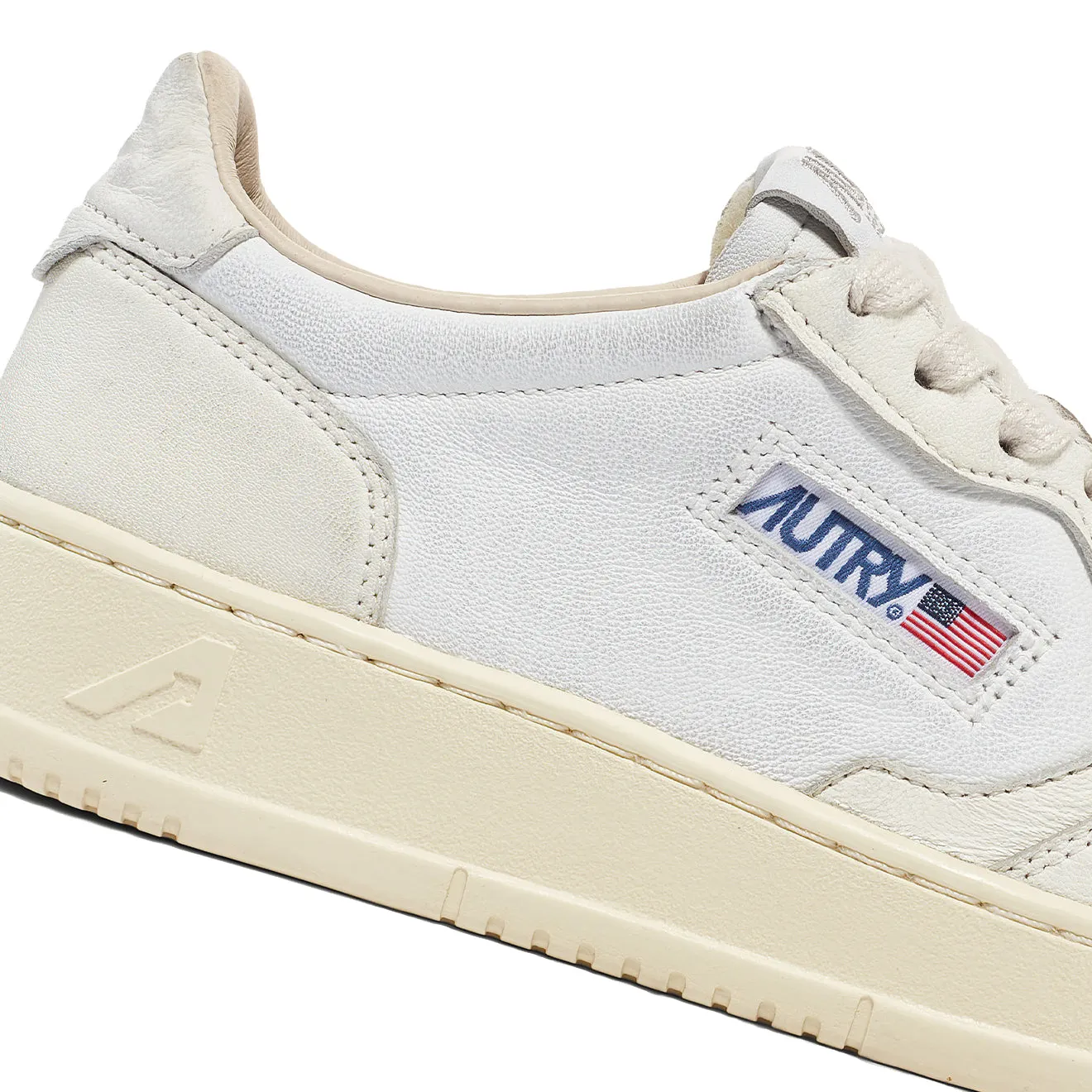 Autry Medalist Low Trainer Goat / Wash - White / White