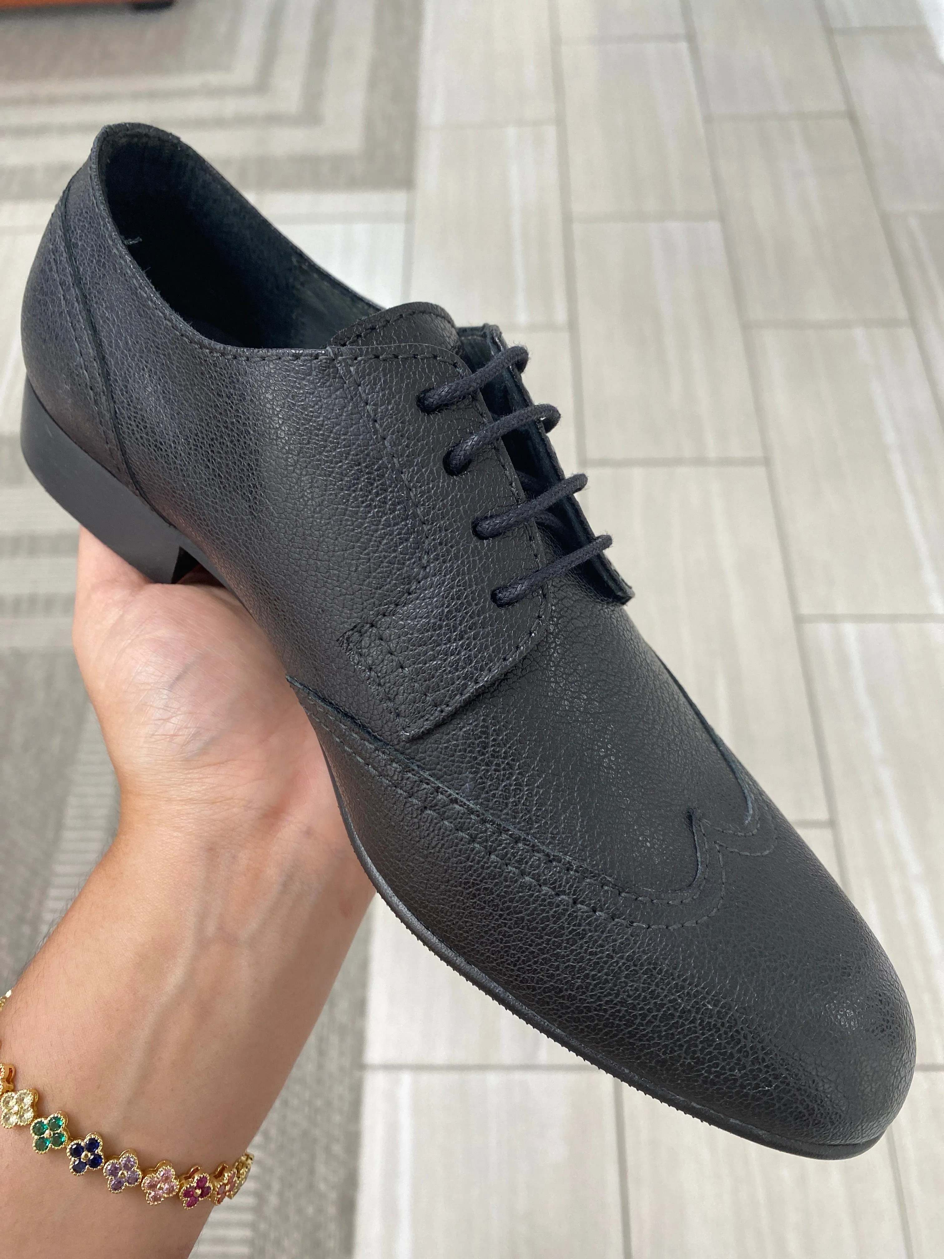 Beberlis Black Leather Wingtip Dress Shoe