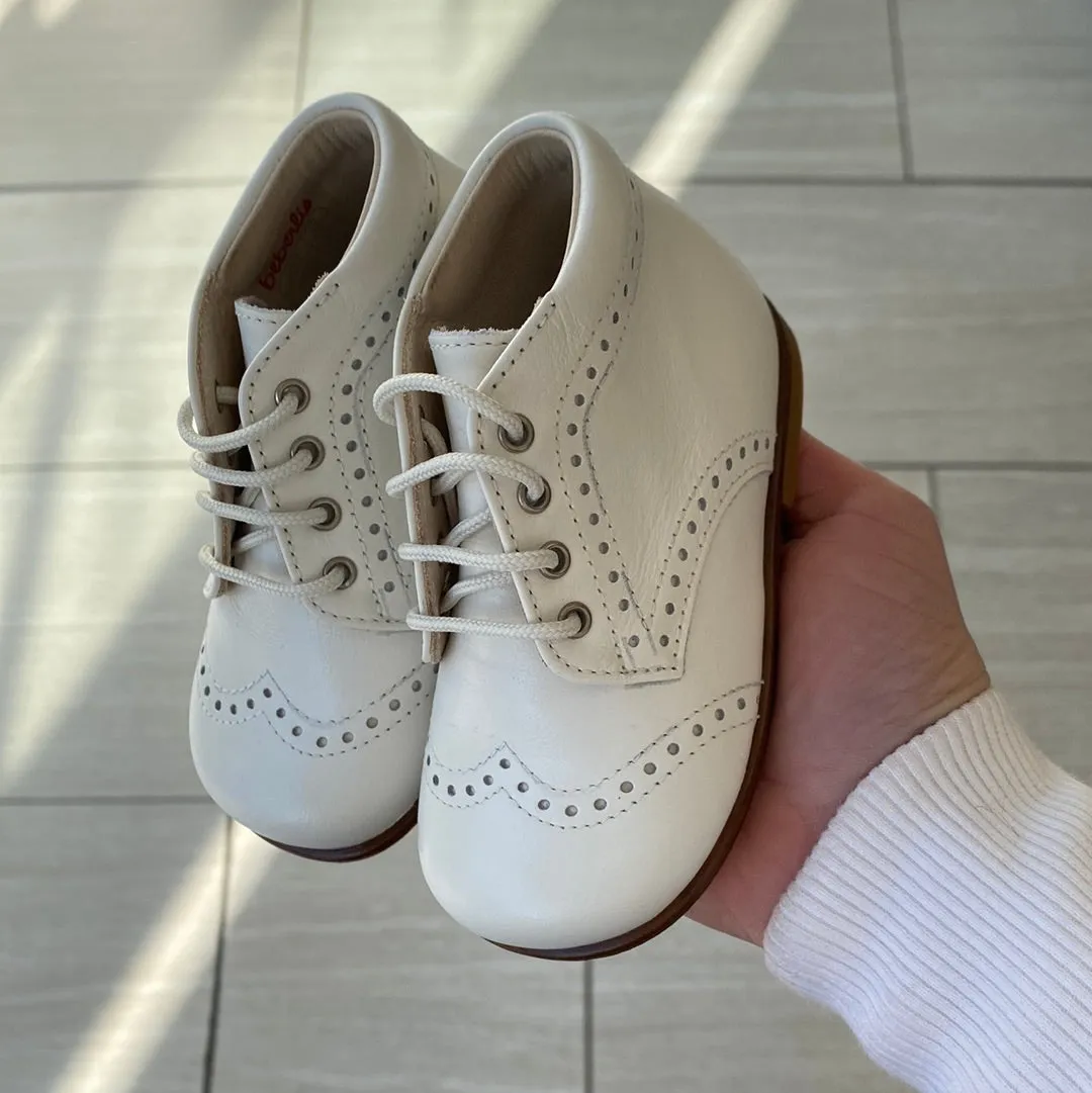 Beberlis Cream Wingtip Baby Bootie