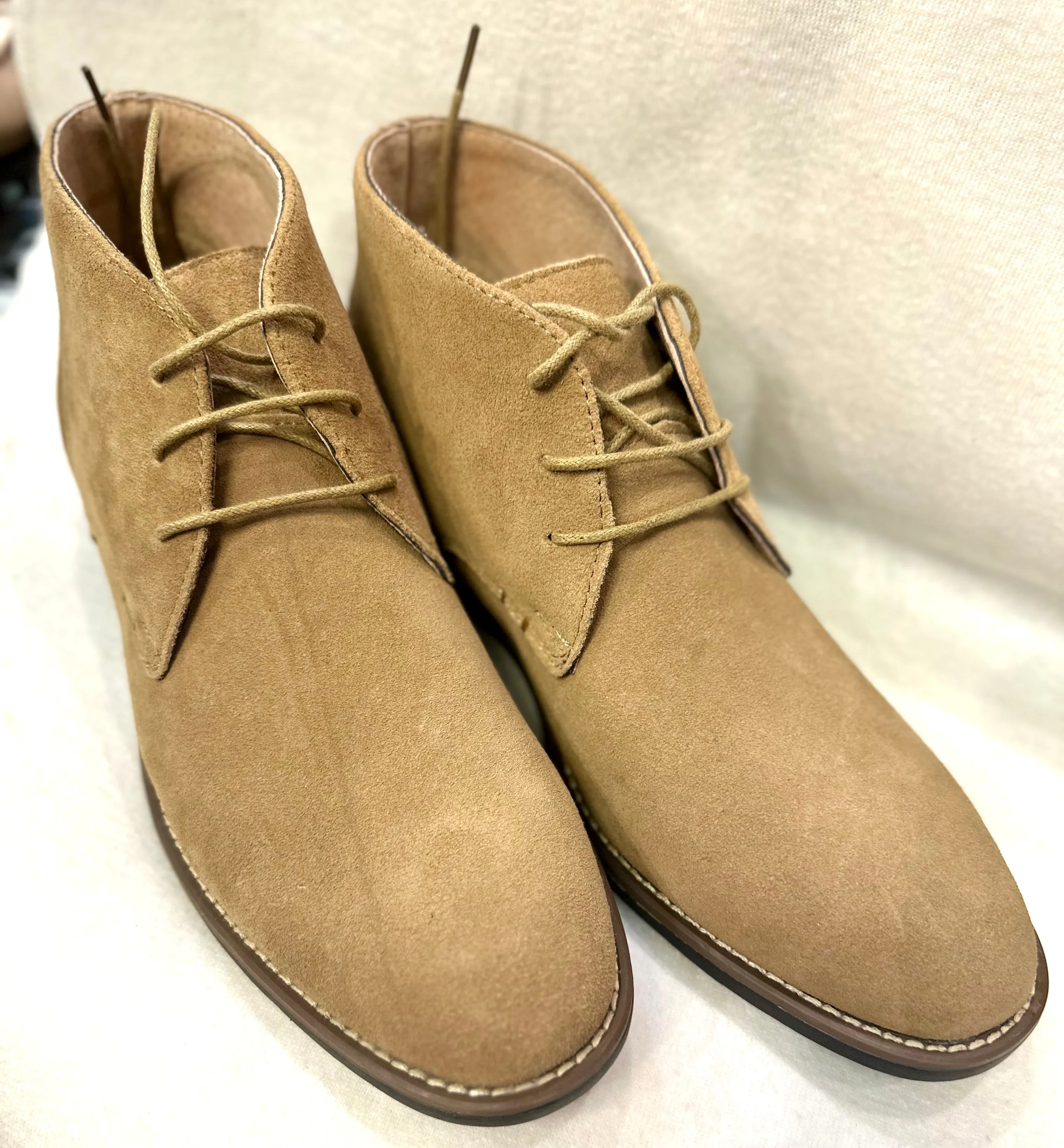 BRUNO MARC CHUKKA BOOTS size 10 (PREOWNED)