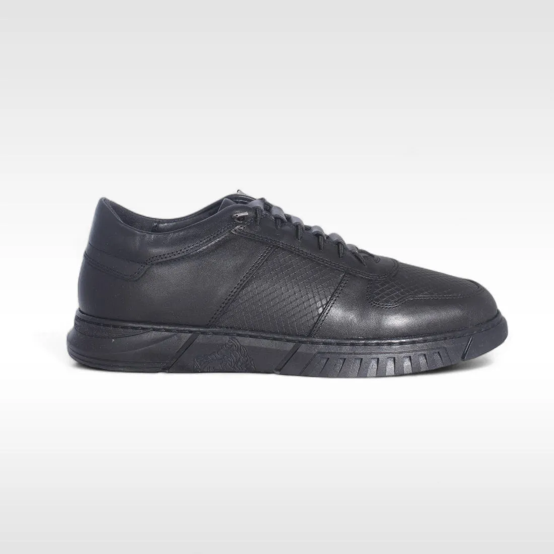 Men's comfortable sports shoes / Made in China - Black -8891